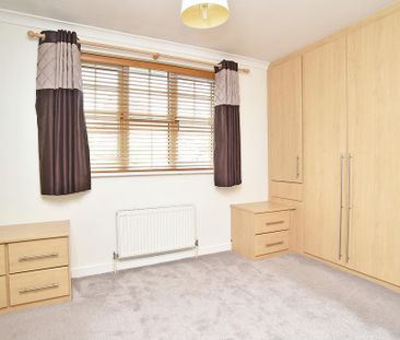 4 bedroom semi-detached house to rent - Photo 5