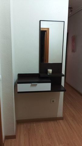 Piso de alquiler en Calle Vara Rey, 11, San Lorenzo - Photo 2