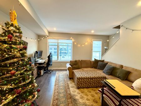 For Lease - 1079 Speedvale Court, Kanata, Ontario - Photo 2