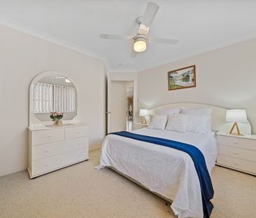Spacious Three-Bedroom Home with Generous Living and Outdoor Entert... - Photo 6