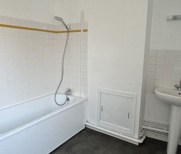 À CHARLEVILLE MEZIERES - Photo 3