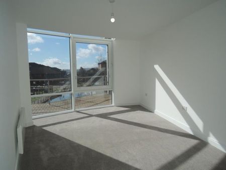 2 bedroom flat to rent - Photo 4