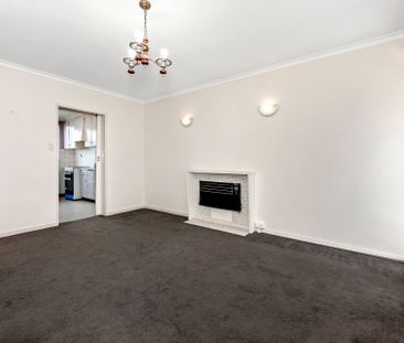 Close to Shops and Transport! - Photo 1