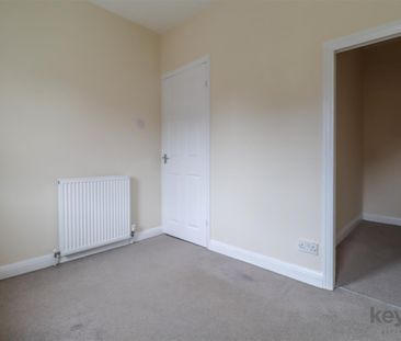 Smalldale Road, Frecheville, S12 - Photo 6