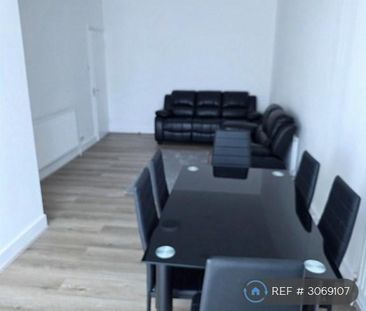 4 bedroom terraced house to rent - Photo 6