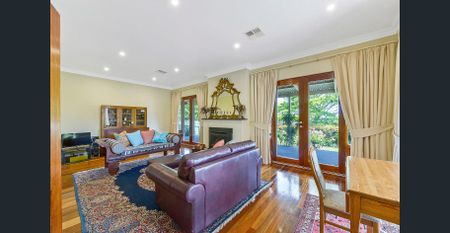 STUNNING FAMILY HOME - DETACHED HOME STUDIO - PHONE AGENT TO INSPECT - Photo 2