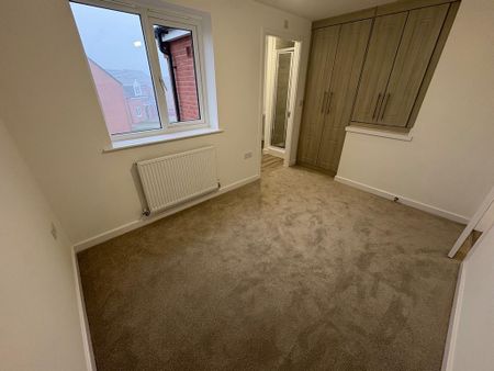 3 bedroom semi-detached house to rent - Photo 2