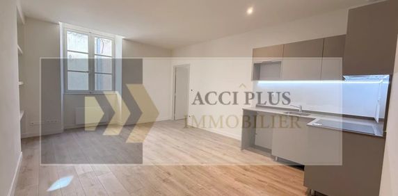 Location Appartement 2 pièces 45m² NIMES 30000 - Photo 2