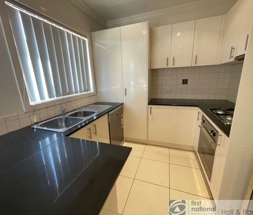 SPACIOUS 3 BEDROOM TOWNHOUSE - Photo 1