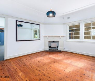 Petersham - Photo 2
