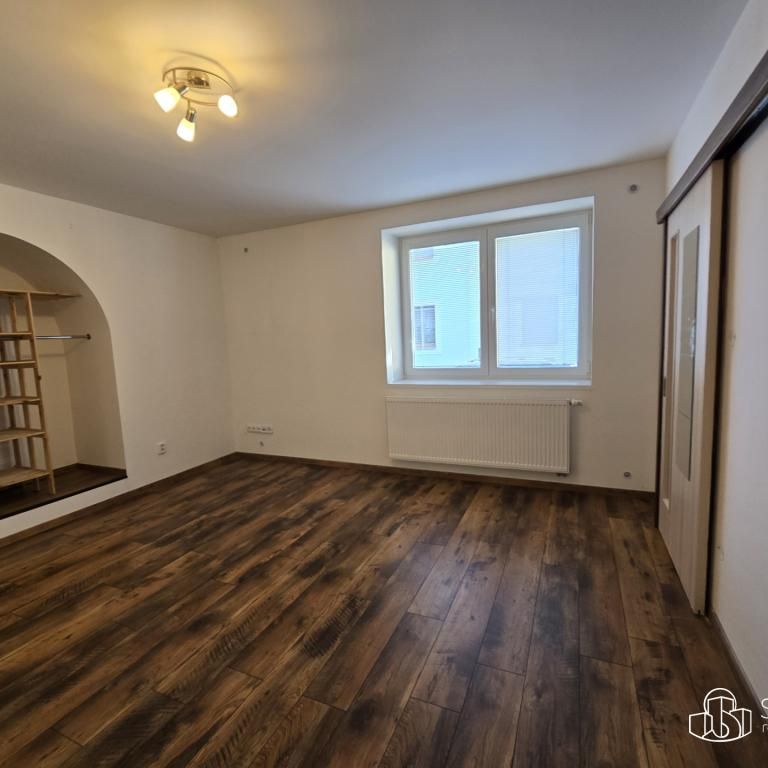 Pronájem bytu 1+1 37 m2 - Fotografie 1