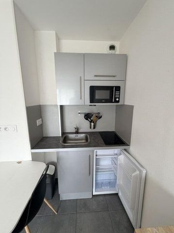 Location Appartement 1 pièce 25m² TROYES 10000 - Photo 5