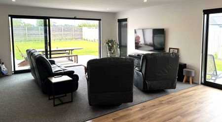 Pet Friendly Property - Photo 2