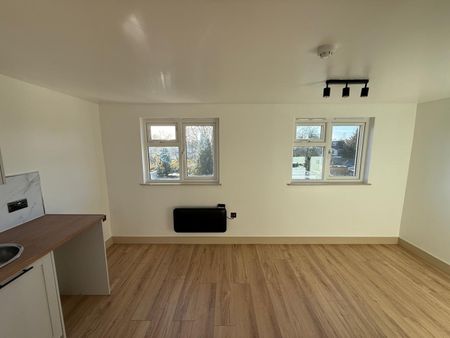 Studio Flat, Grant Road, HA3 - Photo 3
