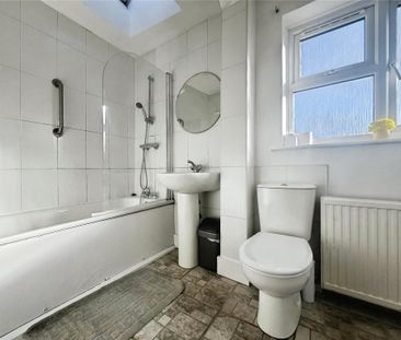 3 bedroom end of terrace house to rent - Photo 1