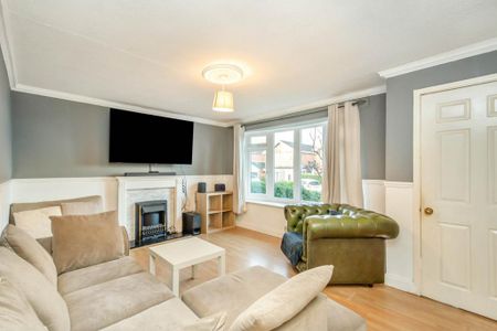 3 bedroom detached house to rent - Photo 2