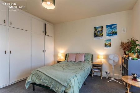 1 bedroom in a house share to rent - Photo 3