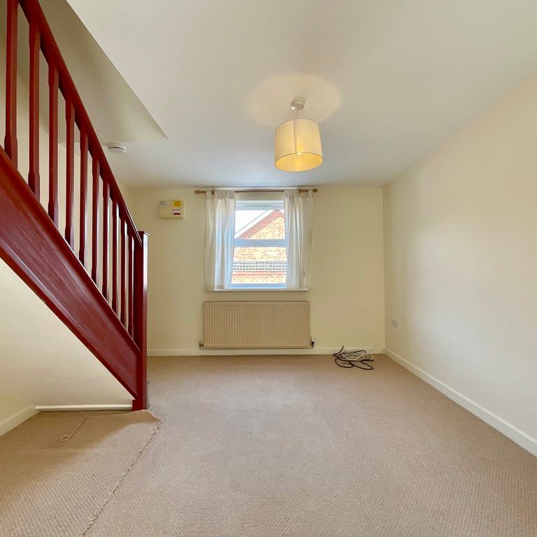 2 bedroom Mid Terraced House to let - Photo 1