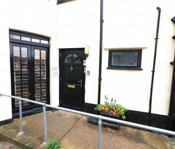 High Street, Welwyn, AL6 - Photo 6