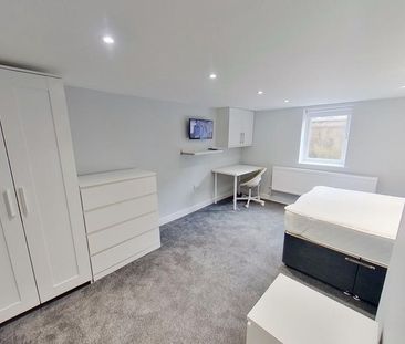 4 bedroom terraced house to rent - Photo 2