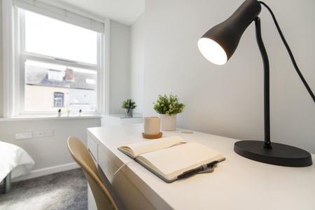 4 bedroom terraced house to rent - Photo 3