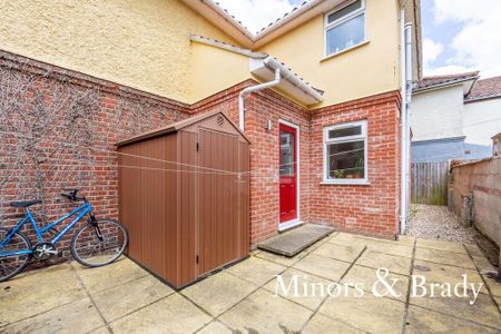 5 bedroom detached house to rent - Photo 3