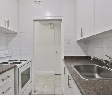 2 Bedrooms Penthouse, East Exposure Terrace - Photo 4