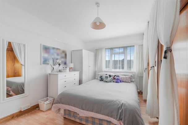 Castleton Road, Mitcham - Photo 1