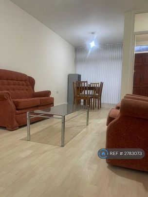 3 bedroom end of terrace house to rent - Photo 1