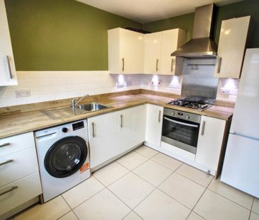 2 bedroom terraced house to rent - Photo 4