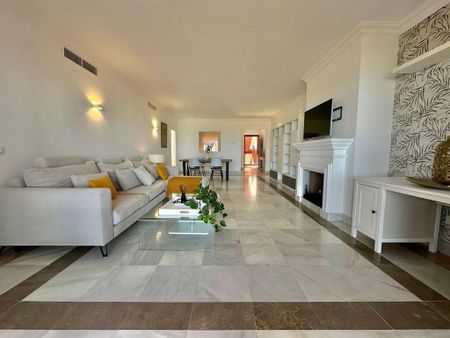 2 bedroom luxury Apartment for rent in Benahavís, Spain - Photo 5