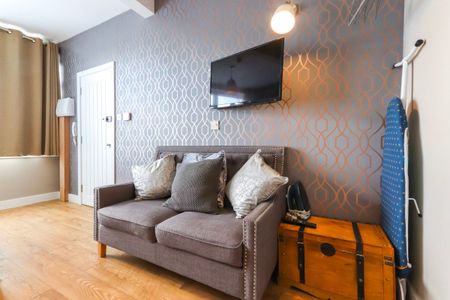 1 Bedroom Home – Medium Let - Photo 2