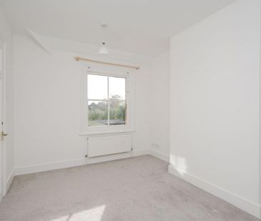 2 bedroom semi-detached house to rent - Photo 3