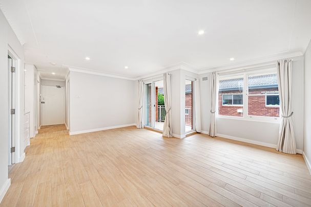 Unfurnished Two Bedroom Apartment With Tandem Off Street Parking - Photo 1