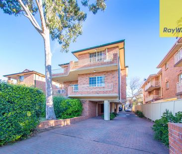 Fully Furnished Top-Floor Unit in Parramatta Prime Location - Photo 2