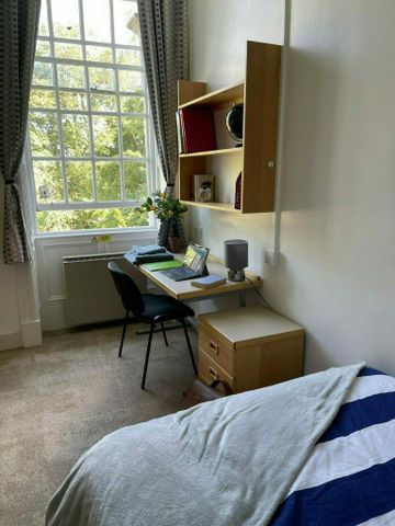 1 bedroom in a house share to rent - Photo 4