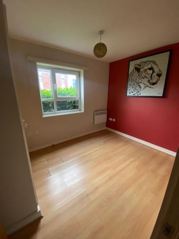 1 bedroom in a flat share to rent - Photo 2