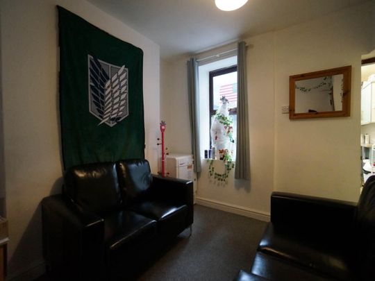 19 Fron Square - Photo 1