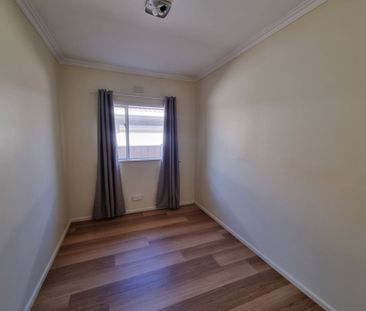 A Fresh New Look! - Photo 4