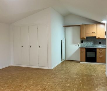 Zentrale Dachgeschosswohnung - Photo 2