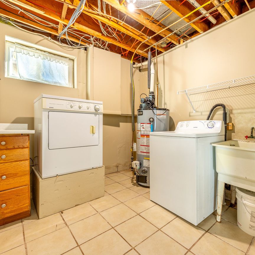 For Lease - 345 Park Road Unit# Basement, Oshawa, Ontario - Photo 1