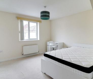 4 bedroom terraced house to rent - Photo 5