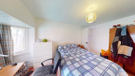 3 bedroom semi-detached house to rent - Photo 4