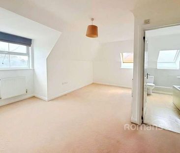 Cody Court, Farnborough Road, Farnborough, GU14 - Photo 4