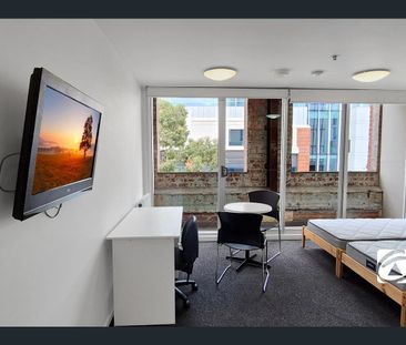 Furnished Studio Apartment – Prime North Melbourne Location - Photo 3