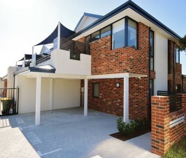 Two Bedroom Upstairs Apartment in Nollamara! - Photo 1
