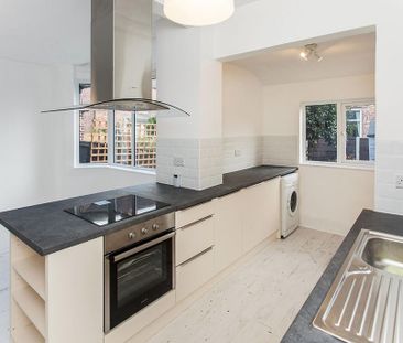 3 bedroom semi-detached house to rent - Photo 6