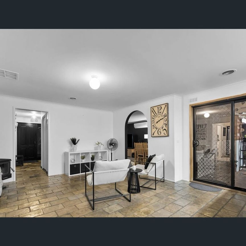 Ideal Family Living! - Photo 1