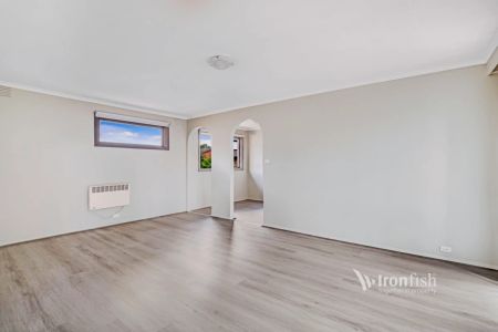 2 Bed, 1 Bath - Photo 2