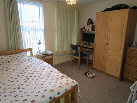 Sandhurst Gardens, Belfast, BT9 6AN - Photo 2